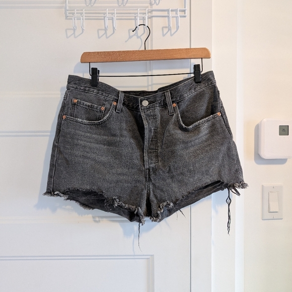 Levi's Pants - Levi's/501 Black Short Sz 32